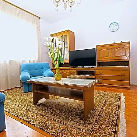1348 Pula